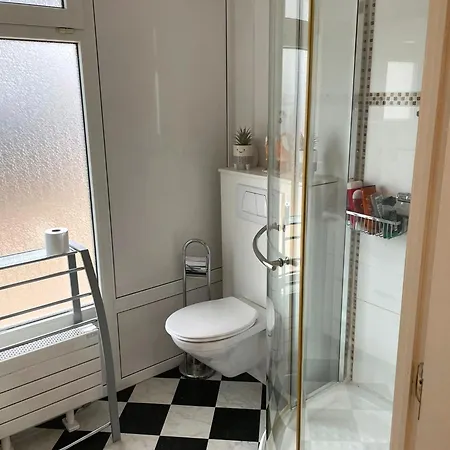 Comfortable On The Coast T156