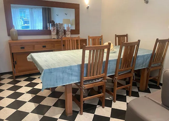 Comfortable On The Coast T156 *